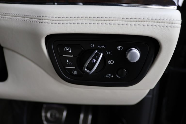2021 Bentley Bentayga 4.0 V8 Base SUV 5dr Petrol Auto 4WD Euro 6 (s/s) (550 ps) ESTATE Petrol Aut...