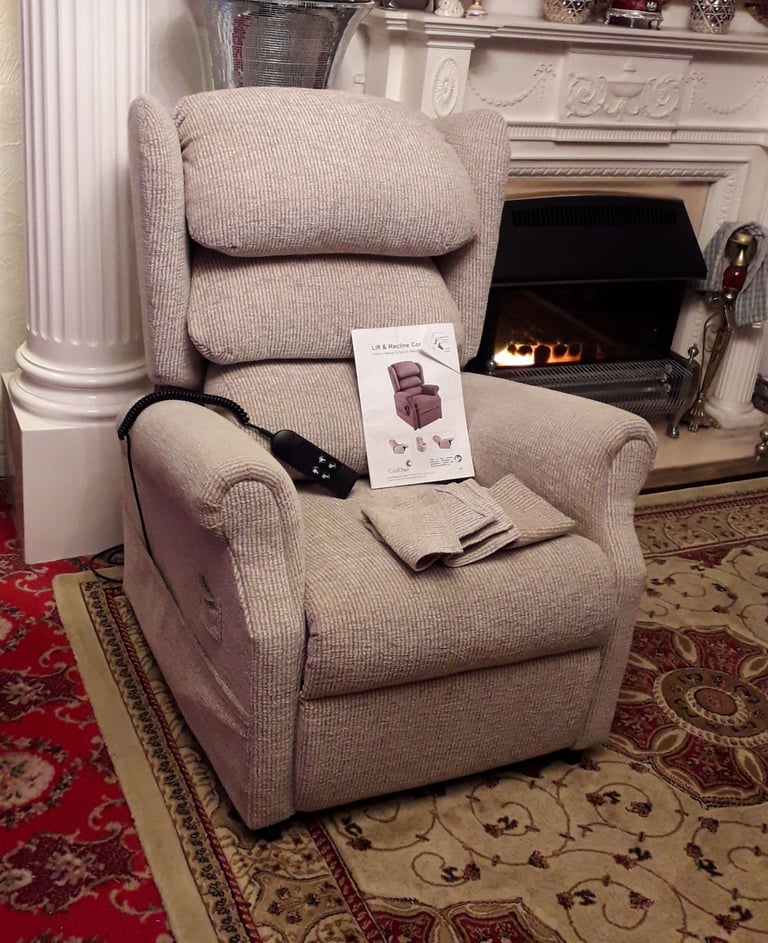 Electric Chair, Like New.