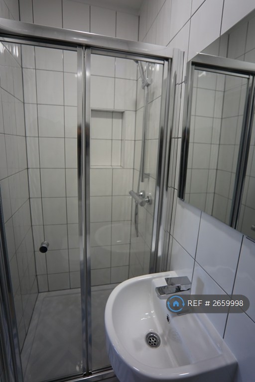 1 bedroom in Kent Road, Gravesend, DA11 (#2659998)