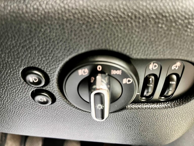 2018 MINI Hatch 1.5 Cooper D Euro 6 (s/s) 3dr HATCHBACK Diesel Manual