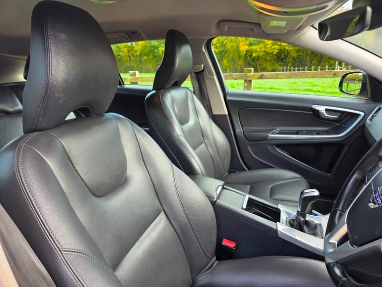 Volvo V60 D4 CROSS COUNTRY SE NAV