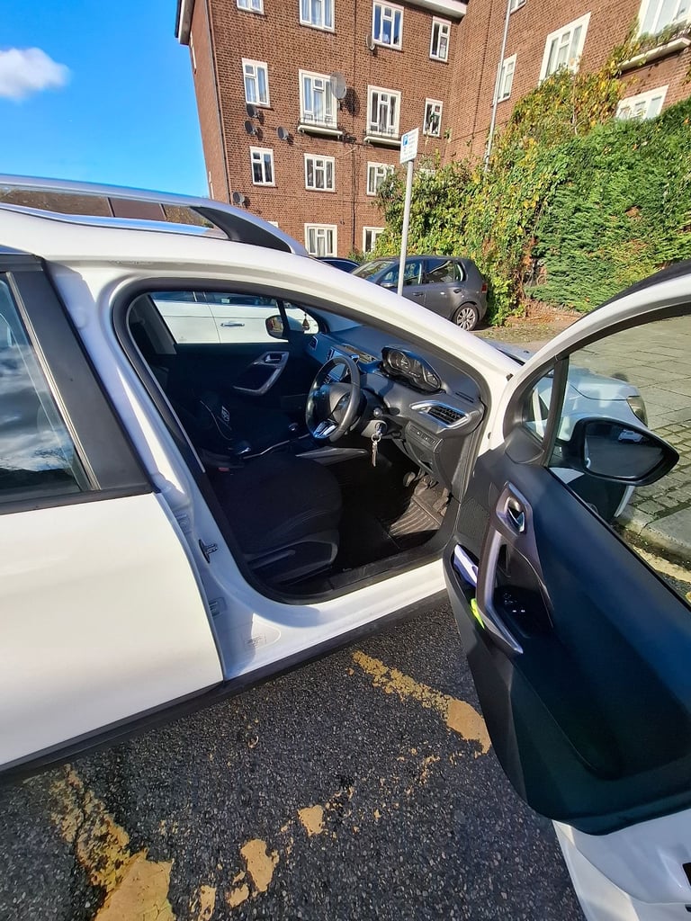 Peugeot, 2008, Hatchback, 2015, Manual, 1199 (cc), 5 doors