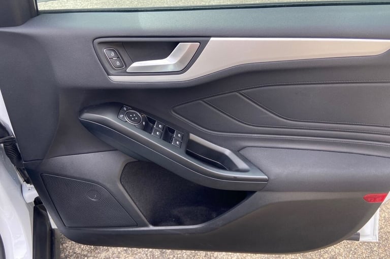 2020 20 FORD FOCUS 1.0T ECOBOOST ZETEC HATCHBACK 5DR PETROL MANUAL EURO 6 (S/S) 