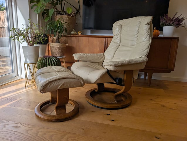 Ekornes stressless leather recliner armchair with footstool