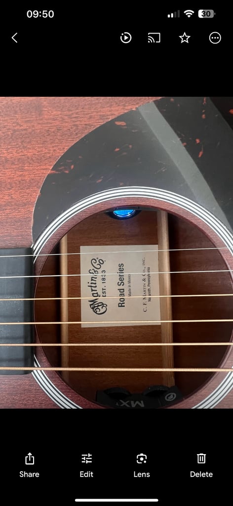 Martin 000-10e All solid wood Martin accoustic guitar with fishman pickup 