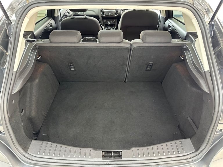 2015 Ford Focus 1.0 EcoBoost 125 Titanium 5dr HATCHBACK PETROL Manual