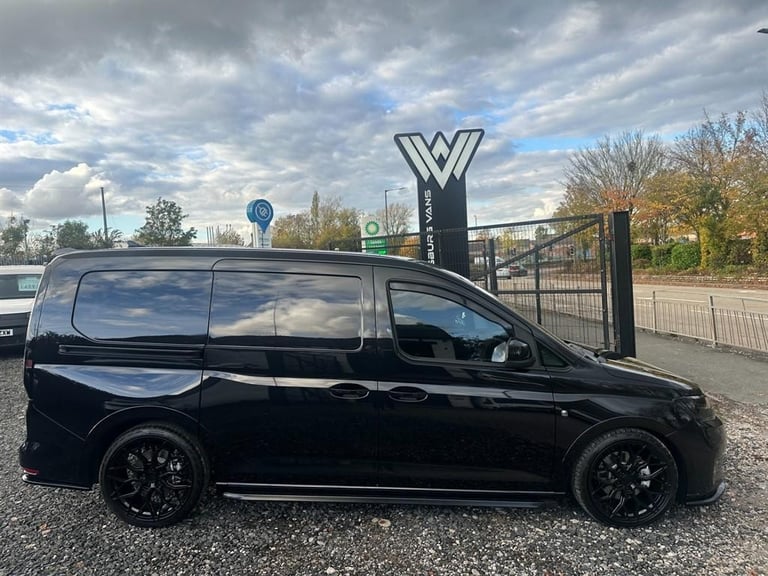 Volkswagen Caddy Maxi Wolfsburg Stealth Edition DSG Commerce Pro Euro 6