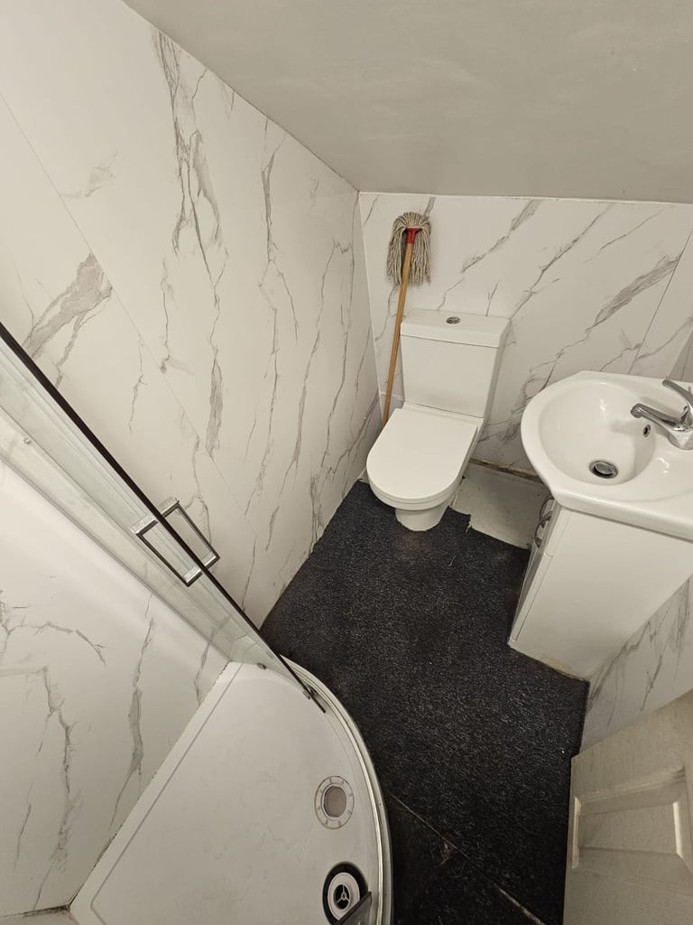 En suite Double Room - To Rent In Forest Gate Station E7 9AP 