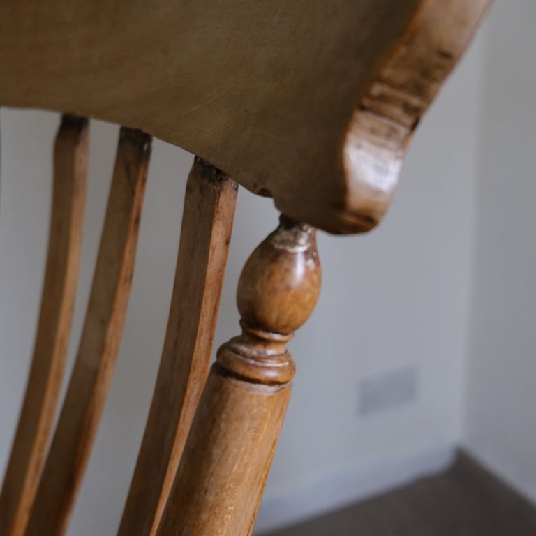 Authentic UK Country Adult Victorian Rocking Chair (c. 1870-1900)