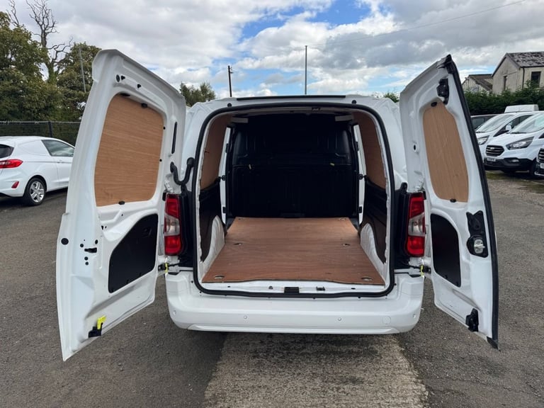 2021 Vauxhall Combo 1.5 Turbo D 2300 Sportive Panel Van 6dr Diesel Manual L2 H1 Euro 6 (100 ps) P...