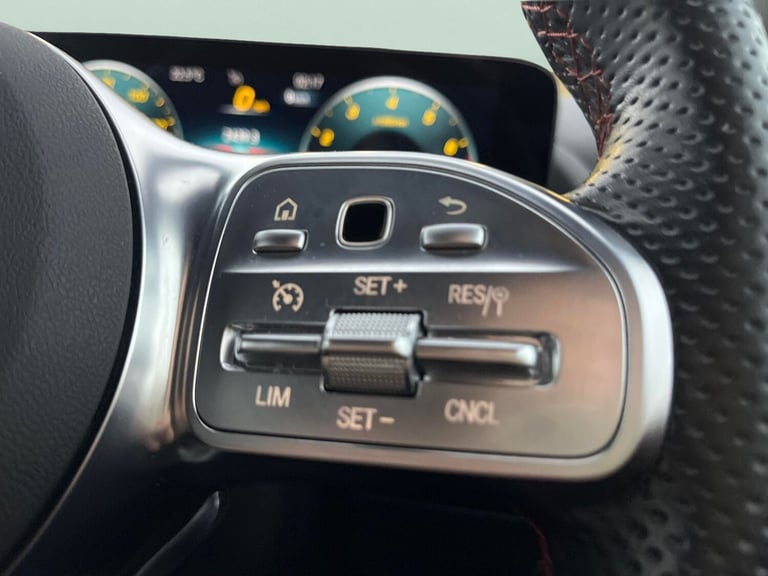 2022 Mercedes-Benz GLA GLA 200 AMG Line Executive 5dr Auto HATCHBACK PETROL Automatic