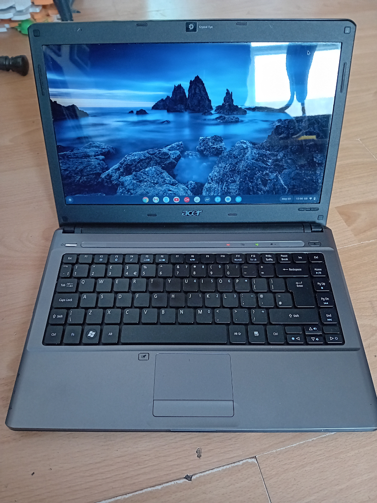 Acer Laptop running Chrome OS Flex
