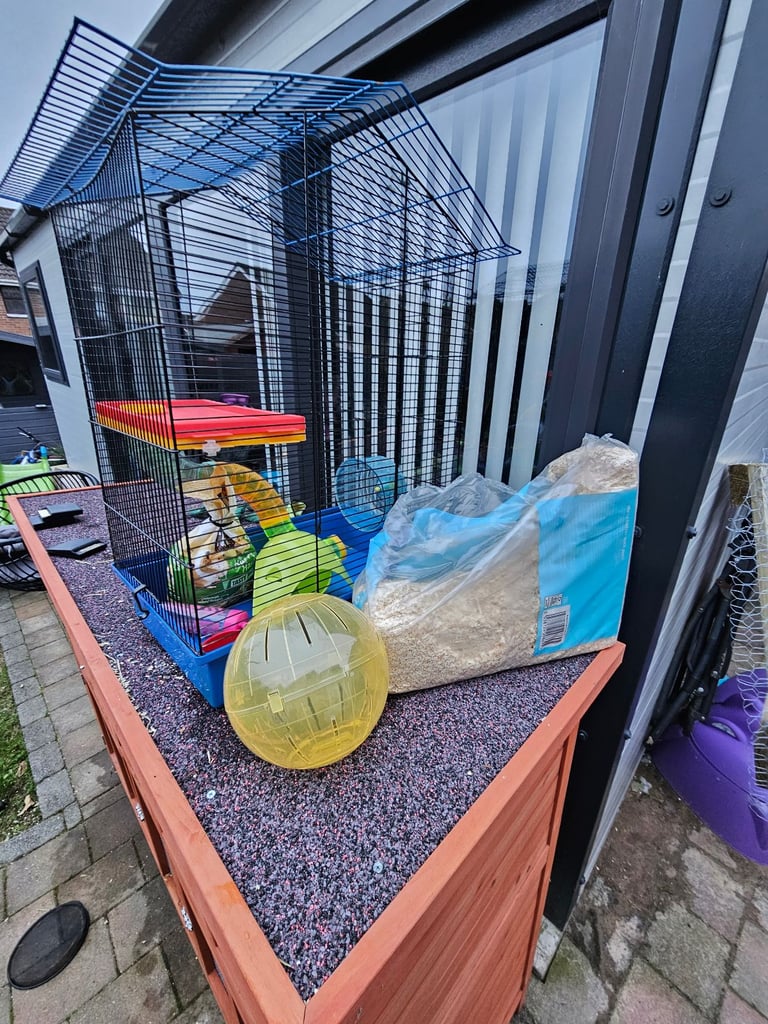 Reduced Hamster cage with many accessories