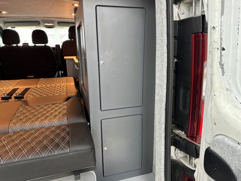 2015 Renault Trafic 1.6 dCi 27 Business camper conversion, 6 seats 5dr Diesel Manual SWB Standa C...