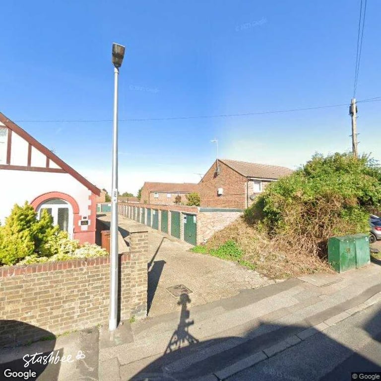 Garage to rent in Rainham (ME8) | Stashbee