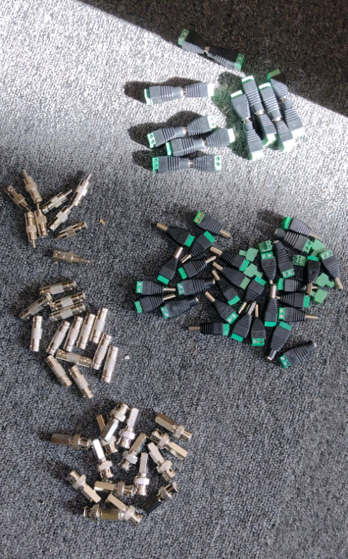 CCTV BNC cables x30 & assortment of splitters/connectors