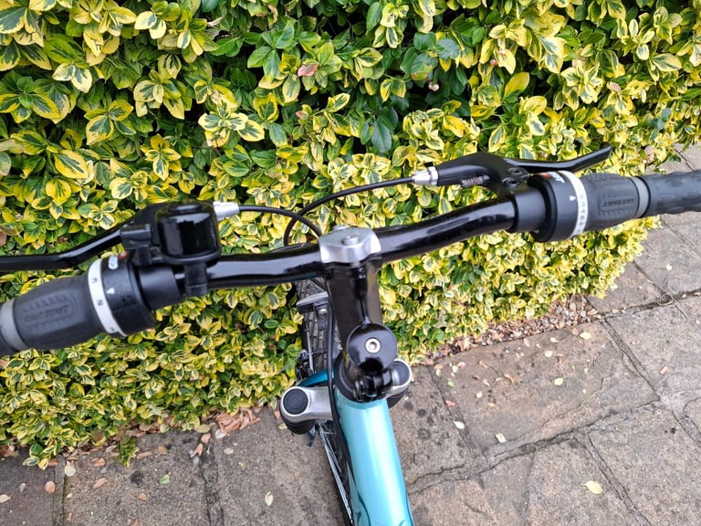 image for Teenage Girls Mountain Bike,  (Lightweight)