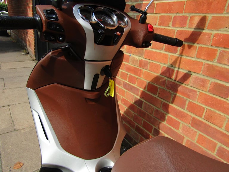 PIAGGIO BEVERLY 300cc GREAT COMMUTER VERY FAST AND RELIABLE. CHEAP TO RUN.