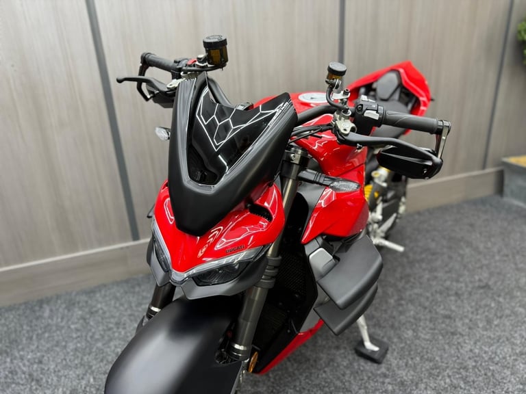 2022 22 Ducati Streetfighter V2 955 ABS - JUST 3726 MILES - WINGS