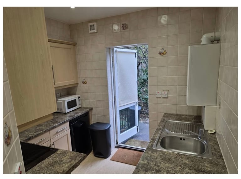 2 BED FLAT CAMBRIDGE GARDENS LADBROKE GROVE LONDON W10