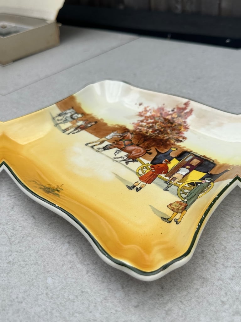 Rare Royal Doulton vintage Antique Dish Plate Coaching Days - 1923 Made In England