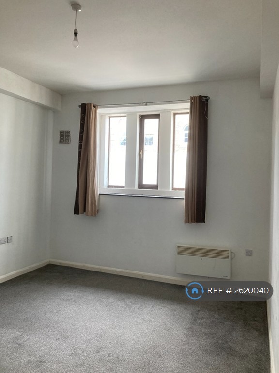 1 bedroom flat in Ty Naba, Clydach, Swansea, SA6 (1 bed) (#2620040)