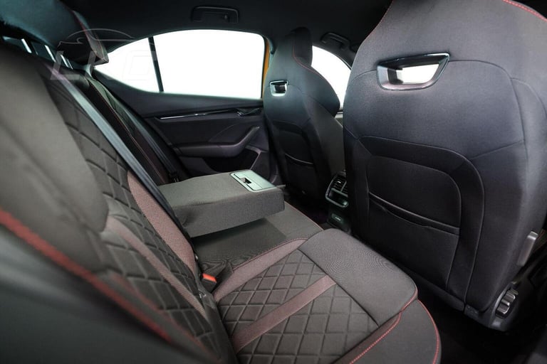 SKODA OCTAVIA 1.4 TSI iV 13kWh vRS DSG Euro 6 (s/s) 5dr 2024