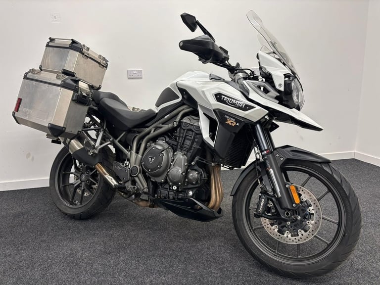 TRIUMPH EXPLORER XRX LOW ** FULL LUGGAGE - FULL HISTORY- 12 MONTHS MOT ** 