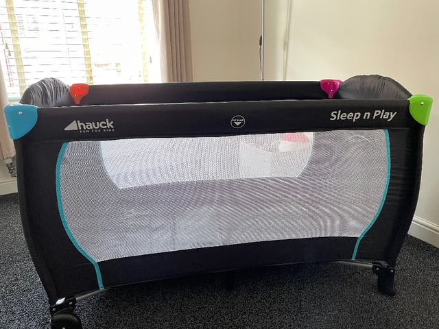 Hauck Sleep n Play Centre Travel Cot/Playpen in Fulwood