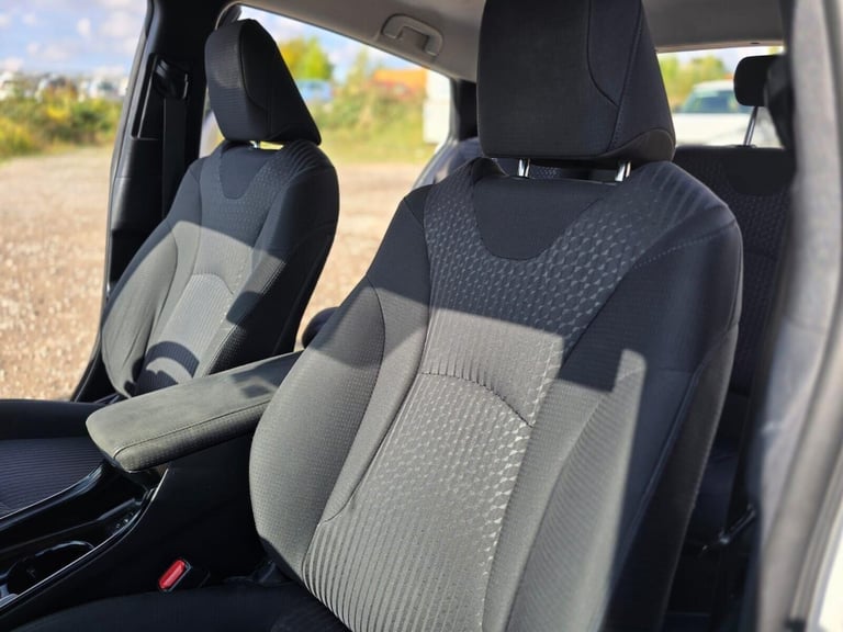 2018 Toyota Prius 1.8 VVT 8.8kWh Business Edition Plus Hatchback 5dr Petrol Plug-in Hybrid CV Hat...
