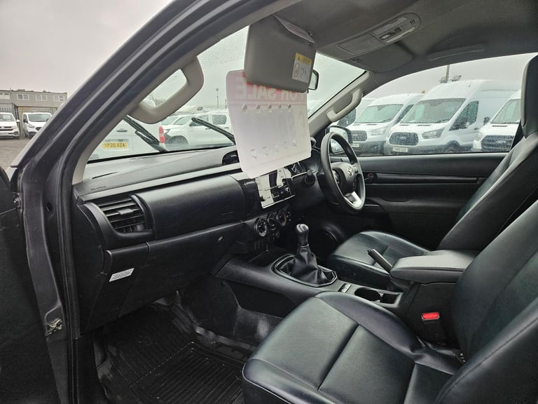 2022 ON 72 PLATE TOYOTA HILUX ACTIVE D-4D 4WD 150BHP 2400CC KING CAB PICKUP ULEZ