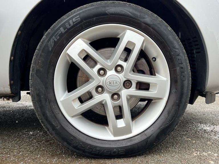 KIA SOUL 1.6 CRDi 2 5dr Silver Lovely Value Family motoring