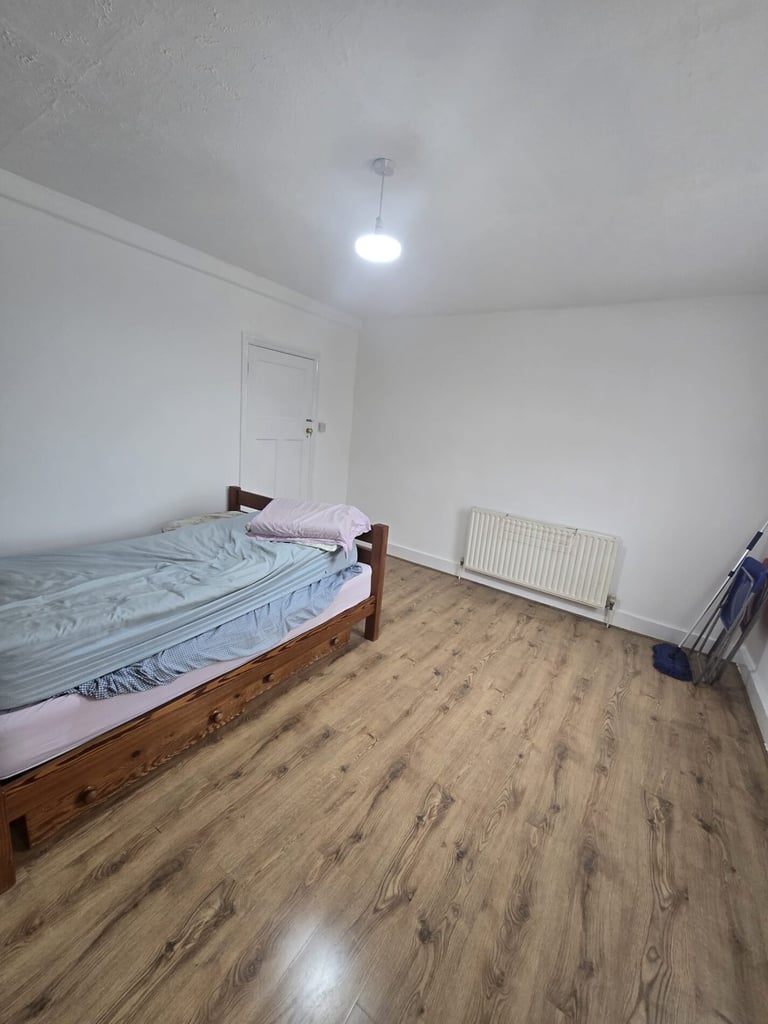 2 bedroom flat in 2-Bedroom Flat for Rent, SE8 4RG
