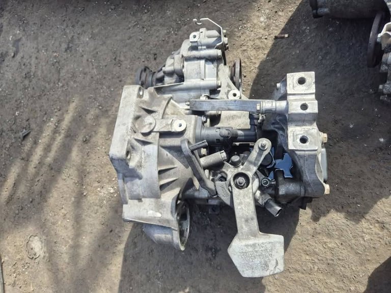 VW GOLF 1.6 TDI DIESEL 5 SPEED MANUAL GEARBOX LUB