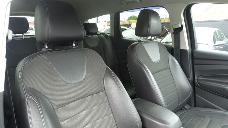 FORD KUGA 2.0 TDCi Titanium Black Manual Diesel 2015