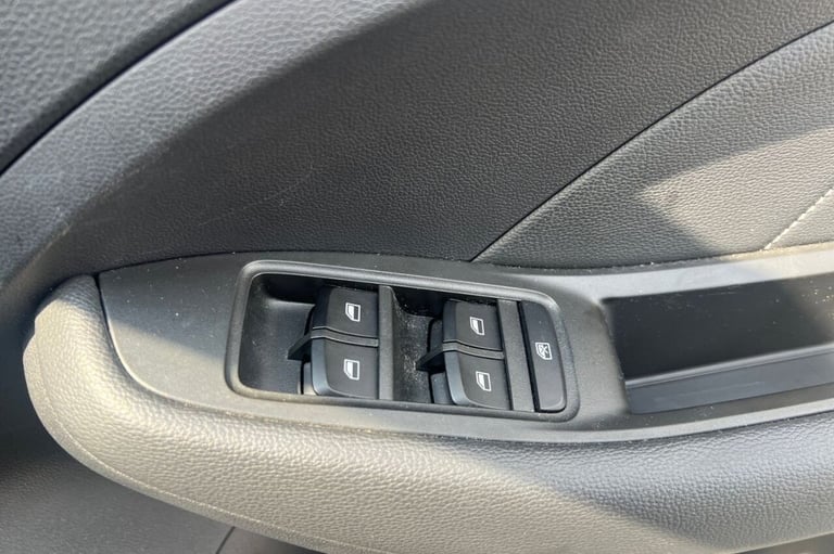 2020 20 MG MG ZS 1.5 VTI-TECH EXCLUSIVE SUV 5DR PETROL MANUAL EURO 6 (S/S) (106 