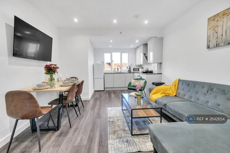 2 bedroom flat in Mount Road, London, NW4 (2 bed) (#2642654)