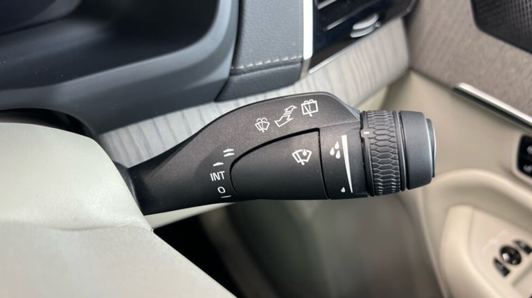 2024 Volvo XC90 Plus, B5 AWD Mild hybrid, Petrol, Dark, 7 Seats (Blond Leather, BLIS) Estate Petr...