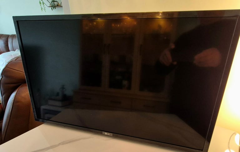 image for 32in lg smart tv and sound bar 