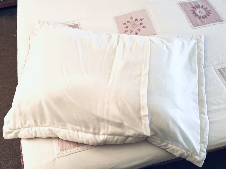 For Sale: Bedspread (Fit King or Double)