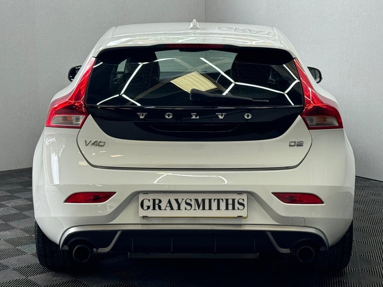 2015 Volvo V40 1.6 D2 R-Design Euro 5 (s/s) 5dr HATCHBACK Diesel Manual
