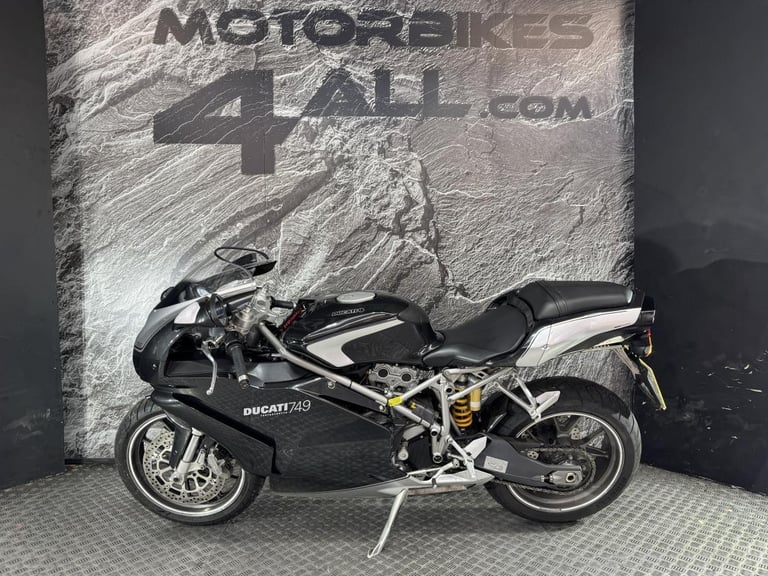 DUCATI 749 DARK 2006