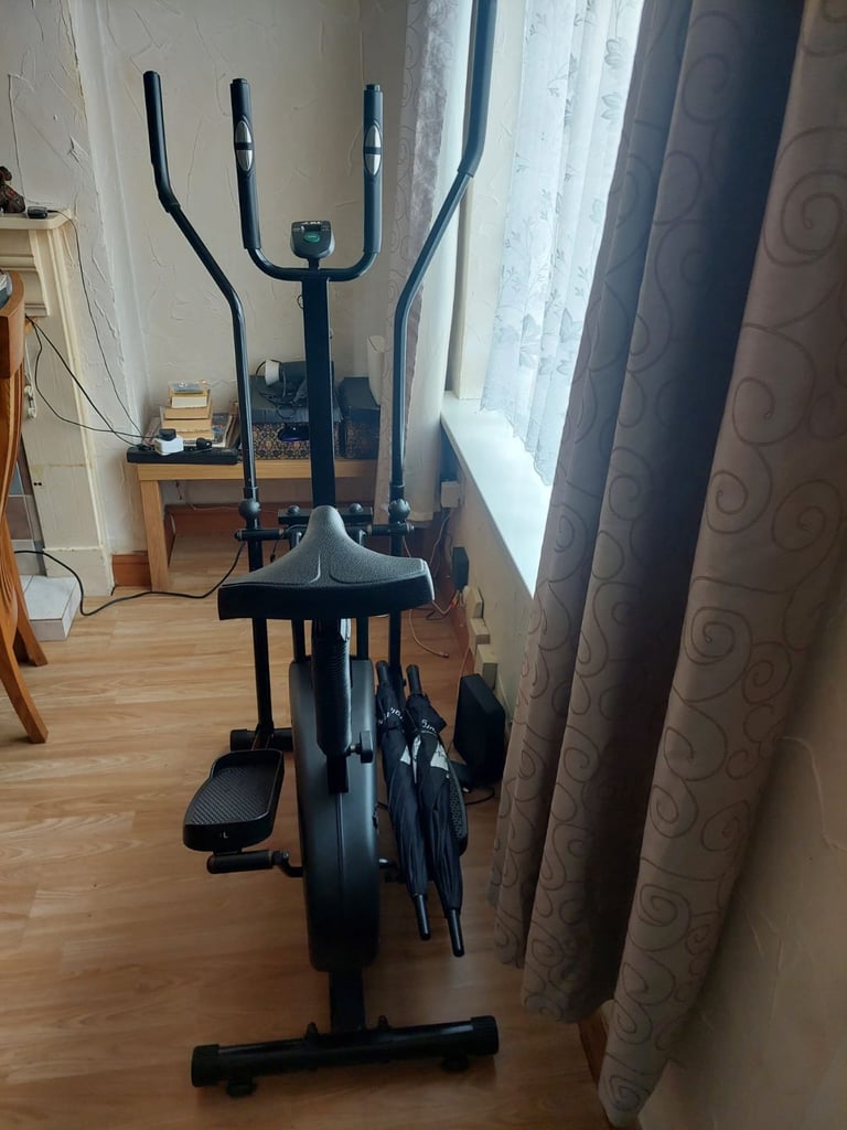 Cross trainer, excercise bike 