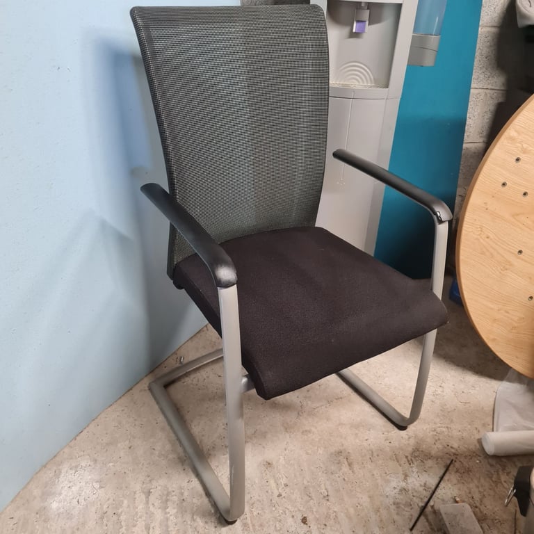 4 x steelcase netback office chairs 