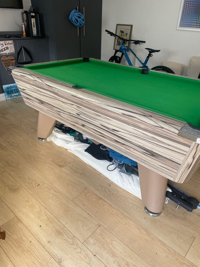 Supreme pool table 