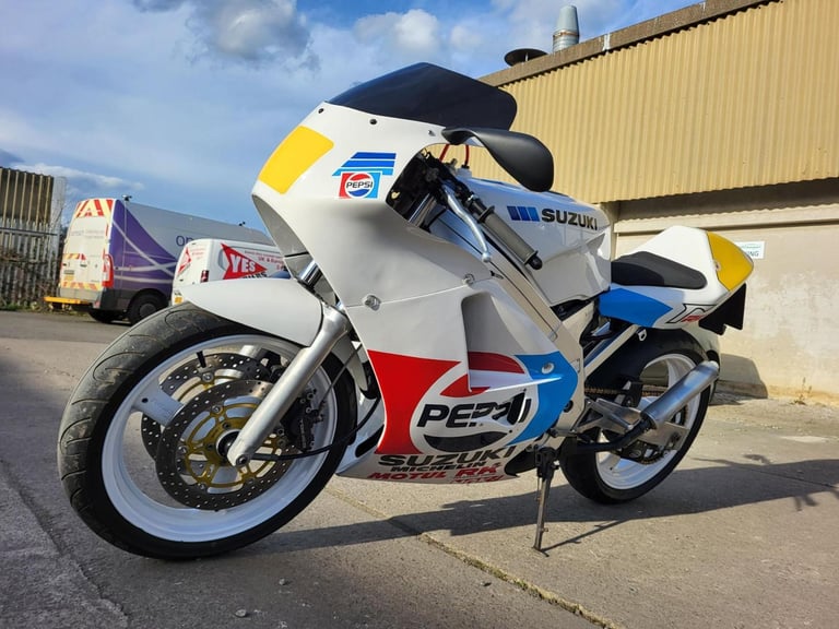 1989 F SUZUKI RGV250 VJ21 RGV 250 CLASSIC RETRO TWO STROKE PEPSI RACE REPLICA