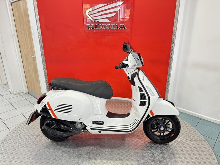 image for 2025 Piaggio Vespa GTS300 SuperSport