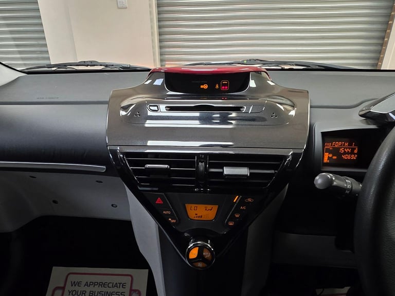 TOYOTA IQ 1.0 VVT-i 2 White Manual Petrol WARRANTY 12 MONTHS MOT