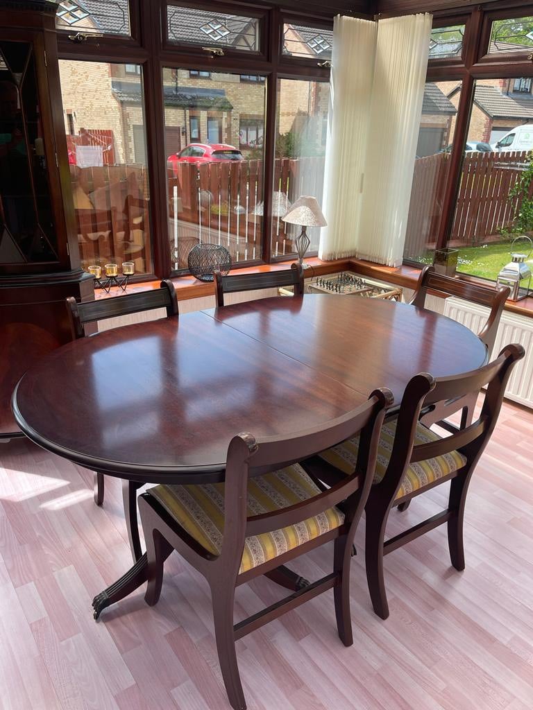 Brown great condition dining table 