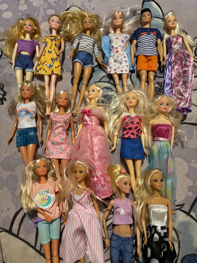 image for Barbie doll bundle £15ono 